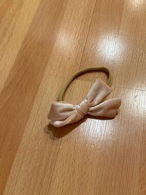 Velvet Bow Hair Tie in Blush